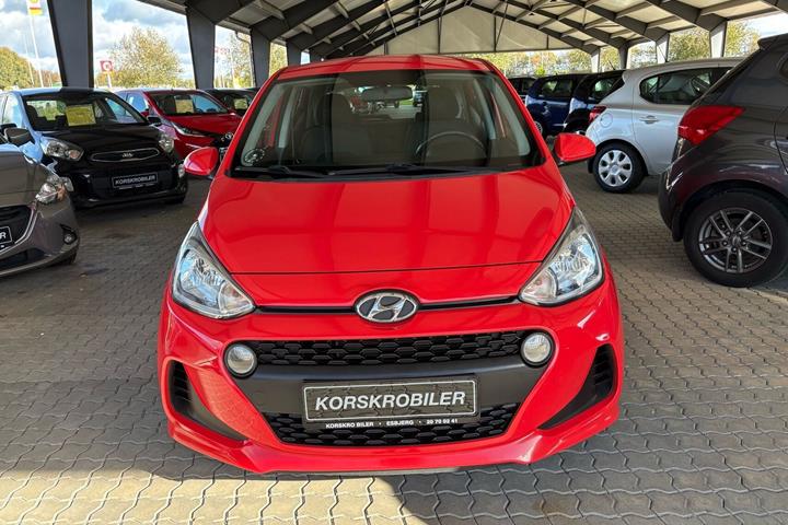 Rød Hyundai i10 fra 2019