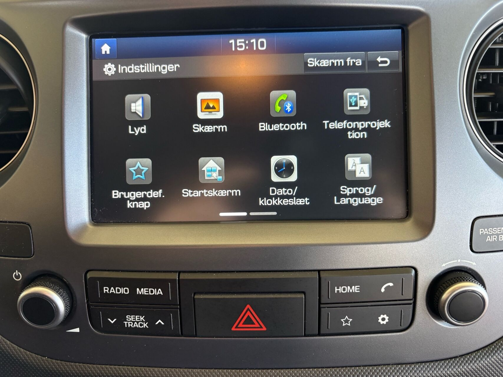 Rød Hyundai i10 fra 2019