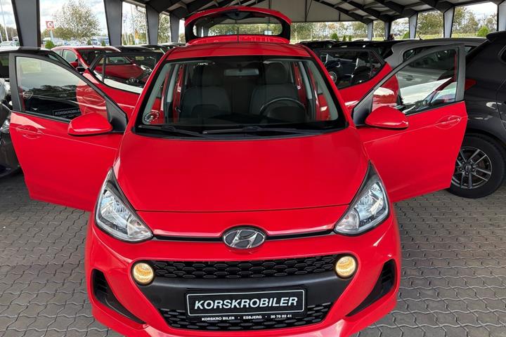 Rød Hyundai i10 fra 2019