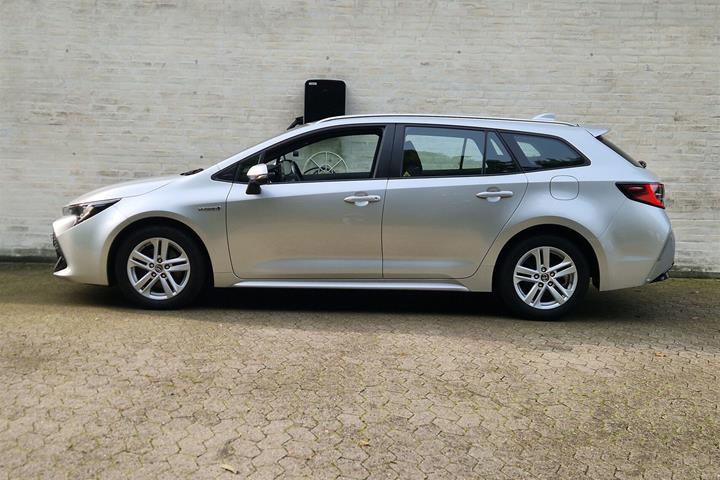 Sølv Toyota Corolla fra 2019