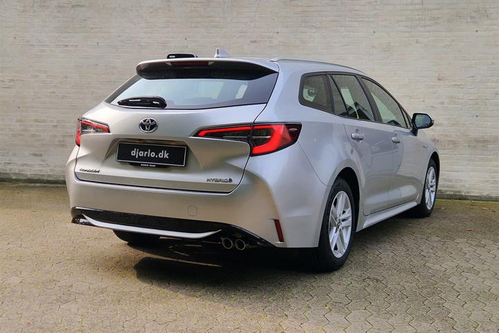 Sølv Toyota Corolla fra 2019