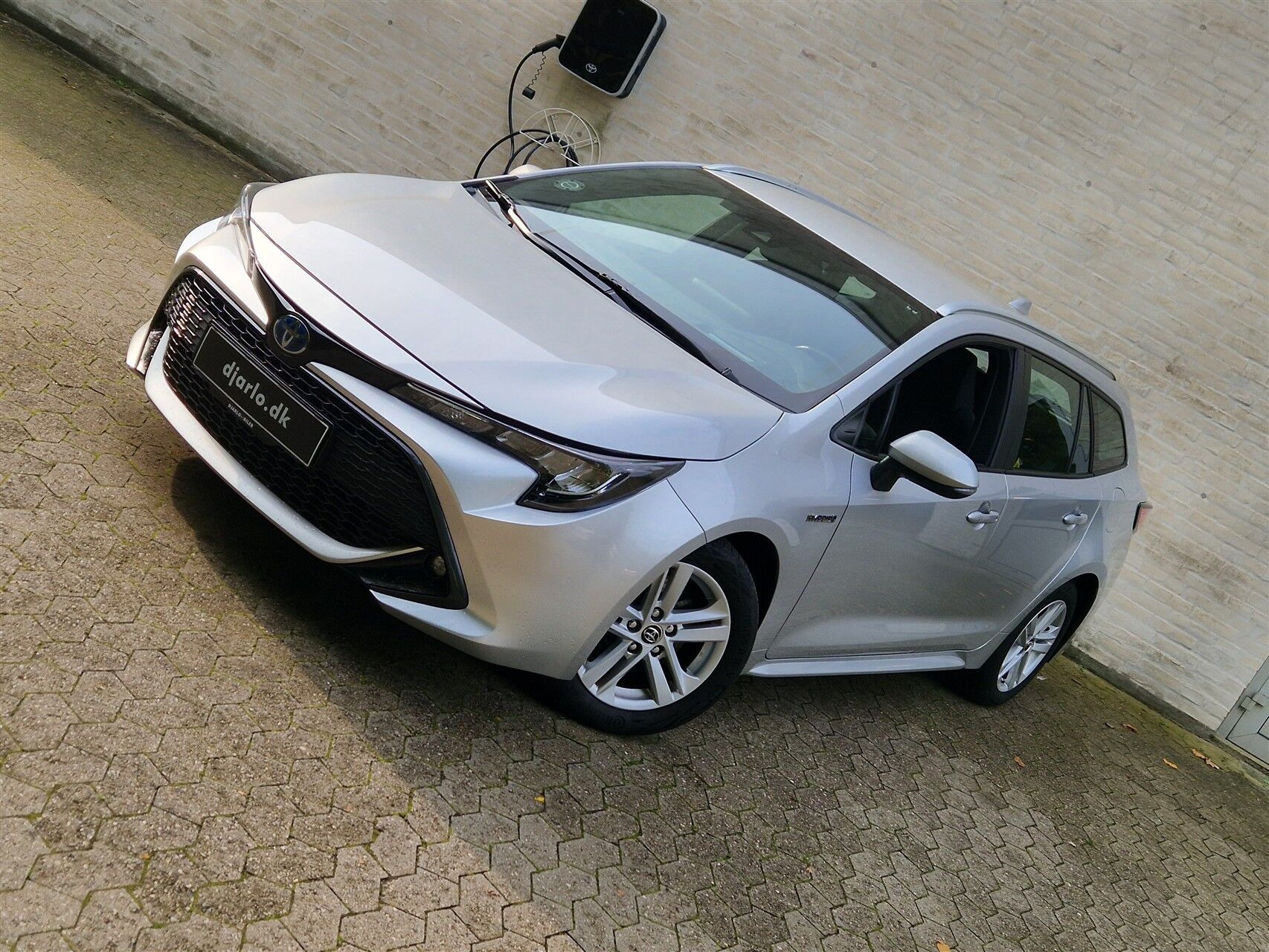 Sølv Toyota Corolla fra 2019