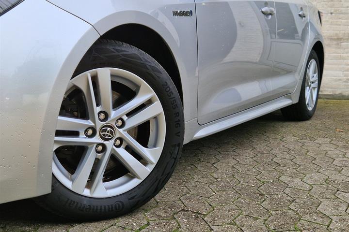 Sølv Toyota Corolla fra 2019