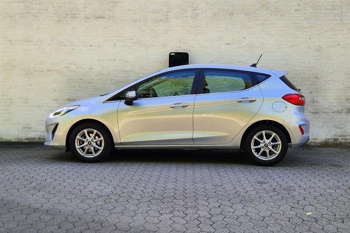 Sølv Ford Fiesta fra 2020