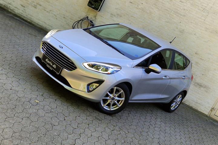 Sølv Ford Fiesta fra 2020