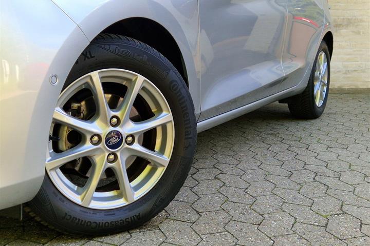 Sølv Ford Fiesta fra 2020