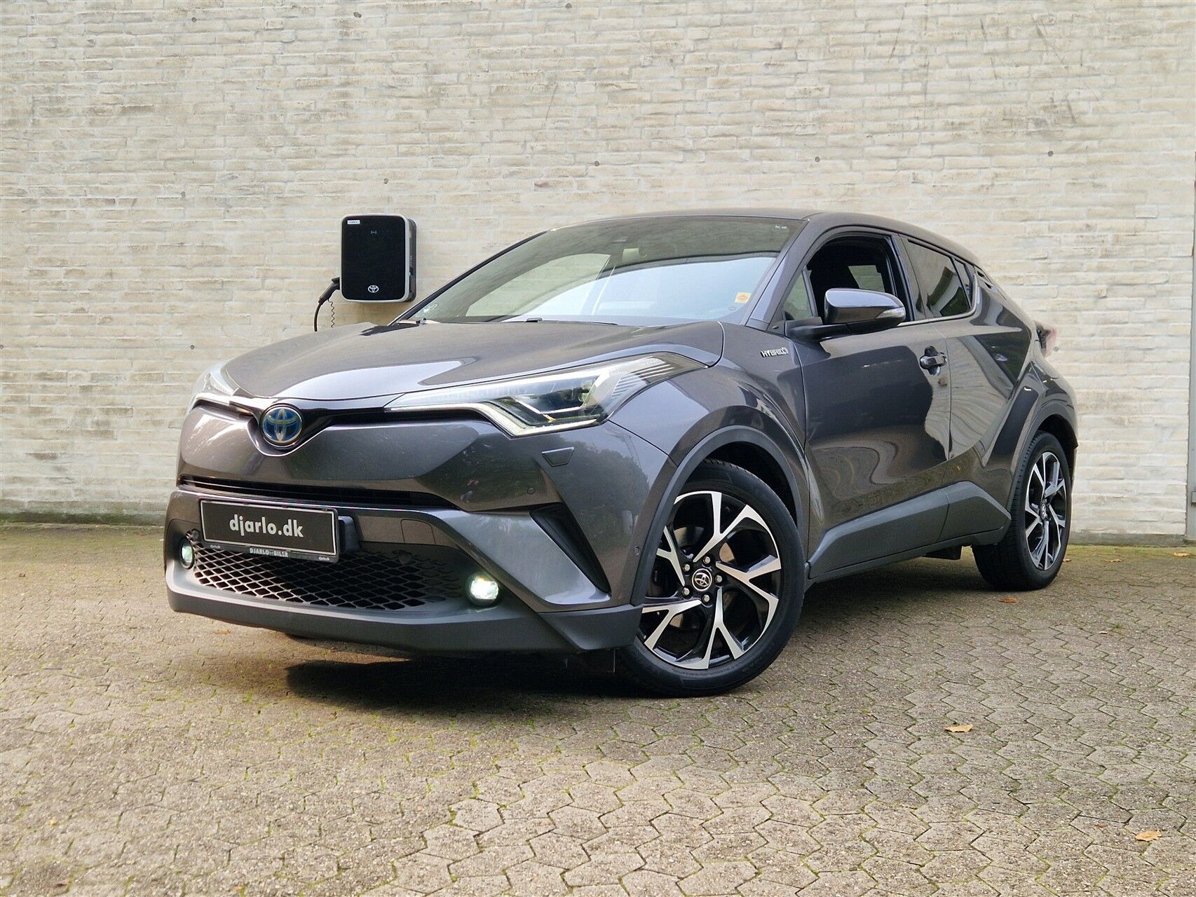 Toyota C-HR 1,8 Hybrid C-LUB Premium Selected Multidrive S 122HK 5d Aut.