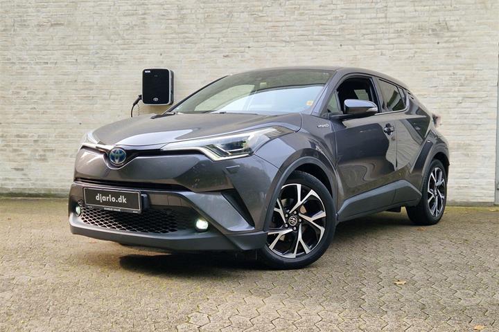 Grå Toyota C-HR fra 2018