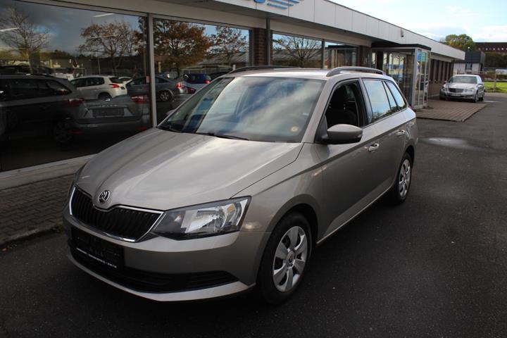 Orange Skoda Fabia fra 2017