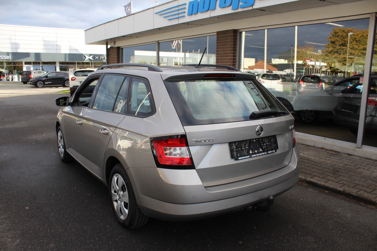 Orange Skoda Fabia fra 2017