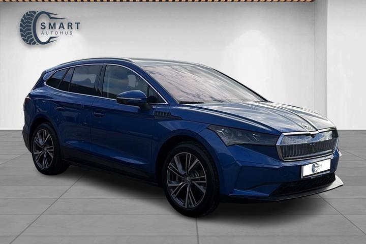 Blå Skoda Enyaq fra 2023