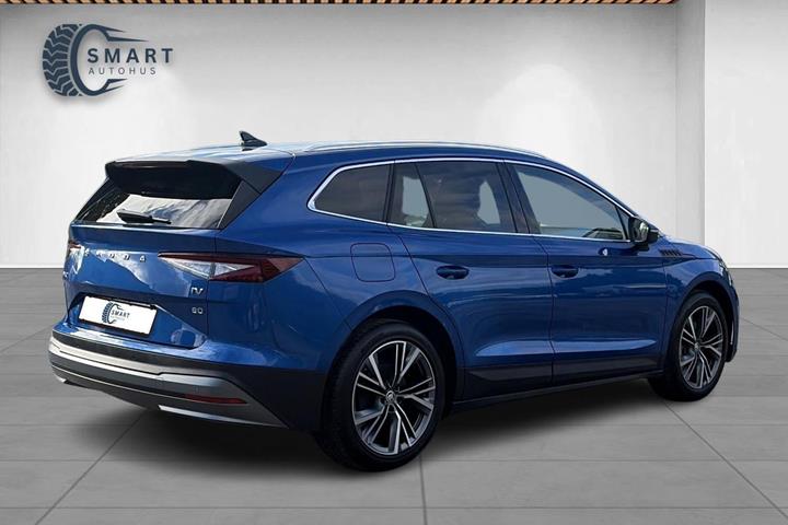 Blå Skoda Enyaq fra 2023