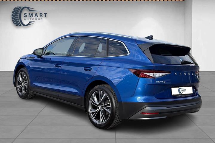 Blå Skoda Enyaq fra 2023