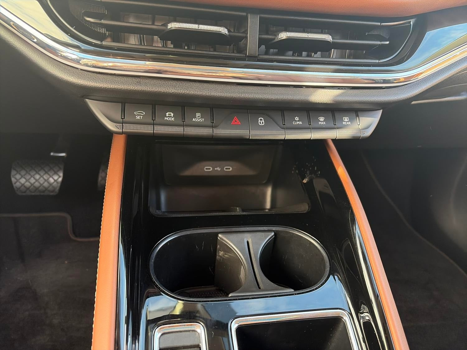 Blå Skoda Enyaq fra 2023