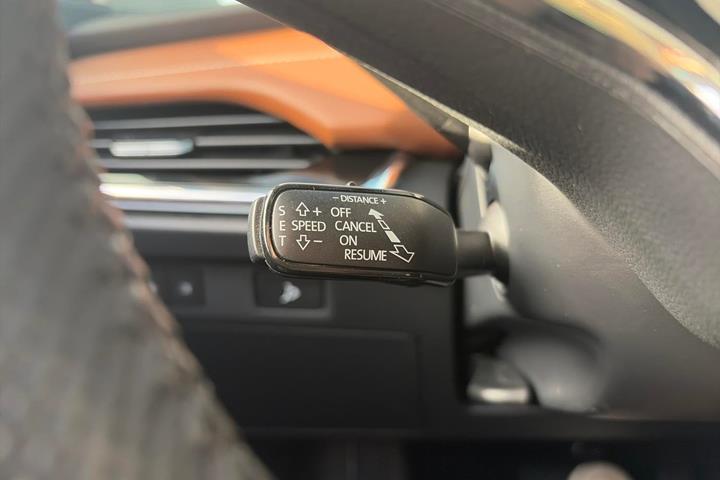 Blå Skoda Enyaq fra 2023