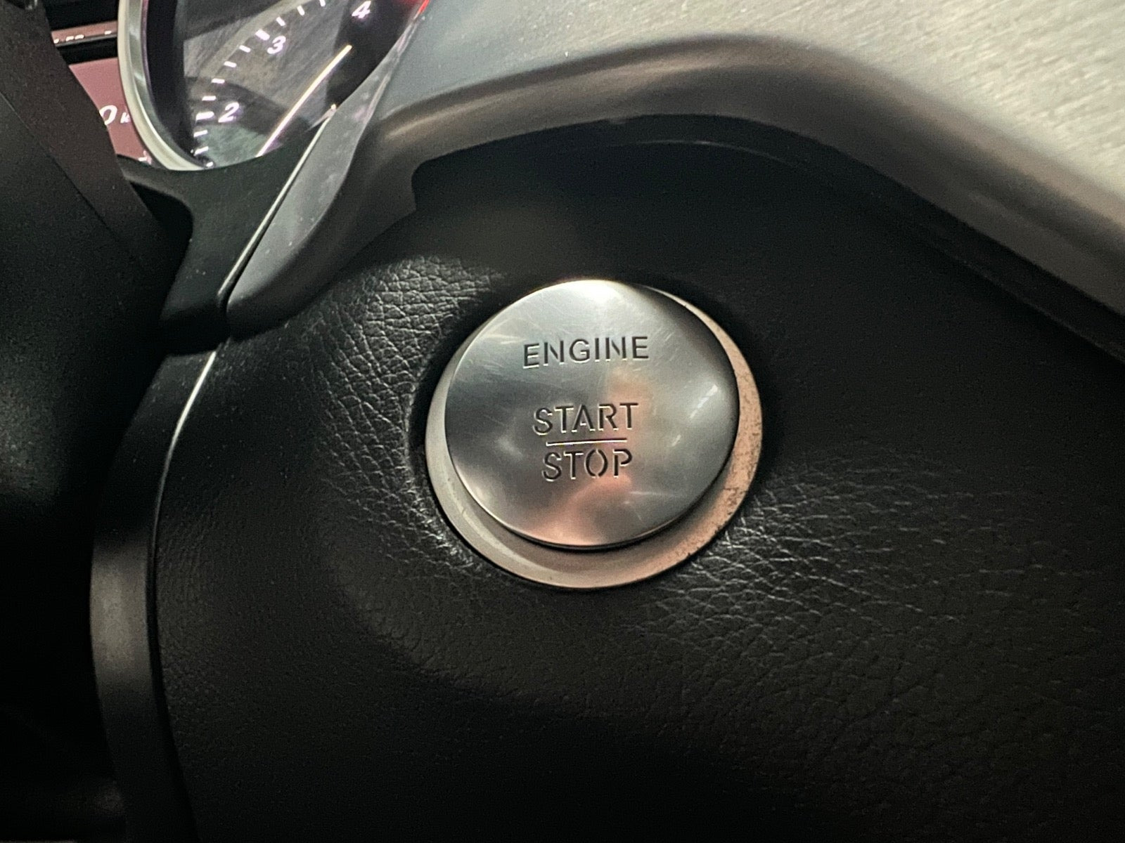 Grå Mercedes ML350 fra 2012