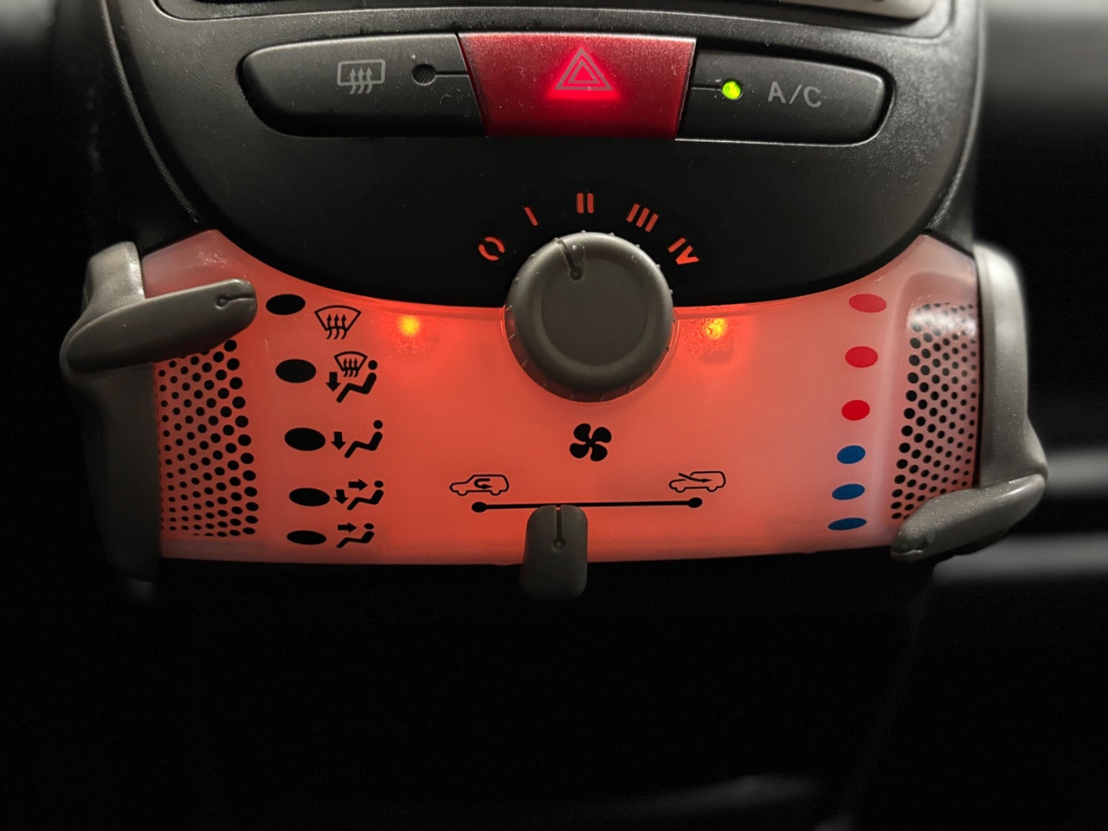 Hvid Toyota Aygo fra 2012