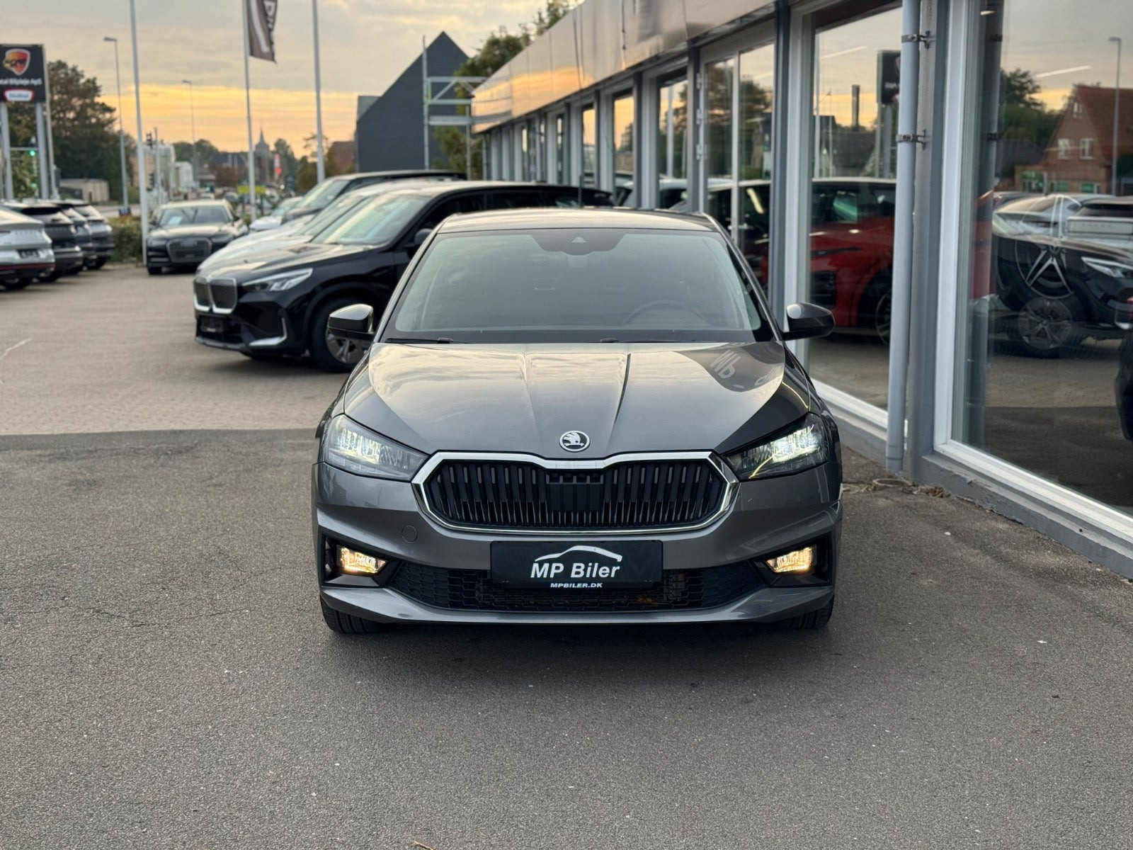 Grå Skoda Fabia fra 2023