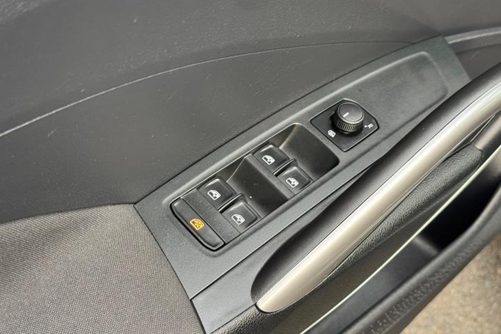 Grå Skoda Fabia fra 2023