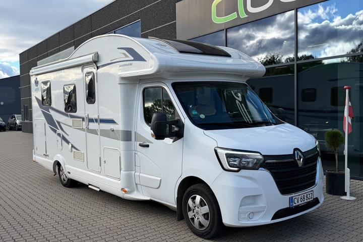 Hvid Ahorn T 690 fra 2020 set udefra