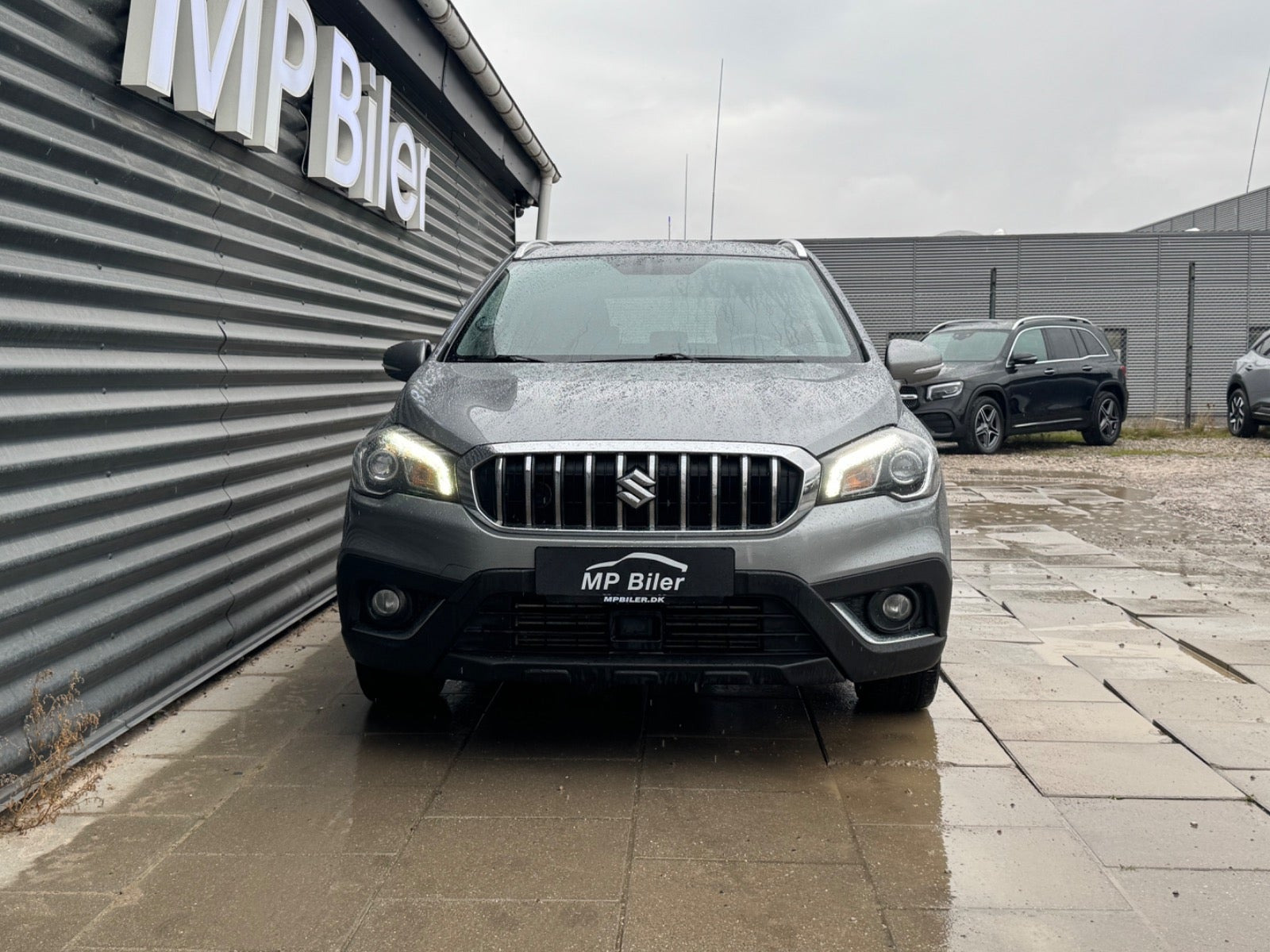 Sølv Suzuki S-Cross fra 2021