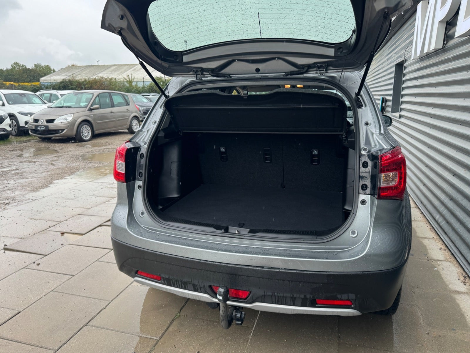 Sølv Suzuki S-Cross fra 2021