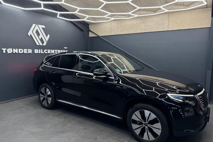Sort Mercedes EQC400 fra 2023