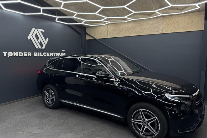 Sort Mercedes EQC400 fra 2023