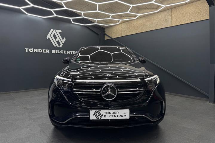 Sort Mercedes EQC400 fra 2023