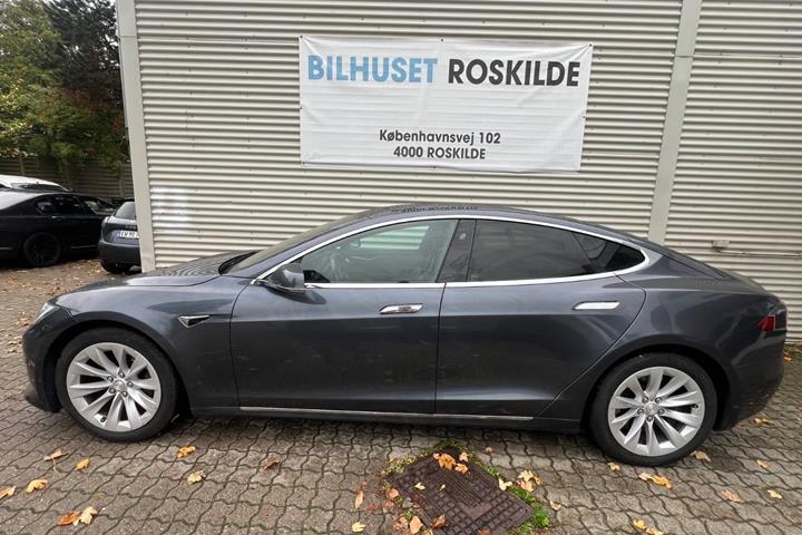 Grå Tesla Model S fra 2018