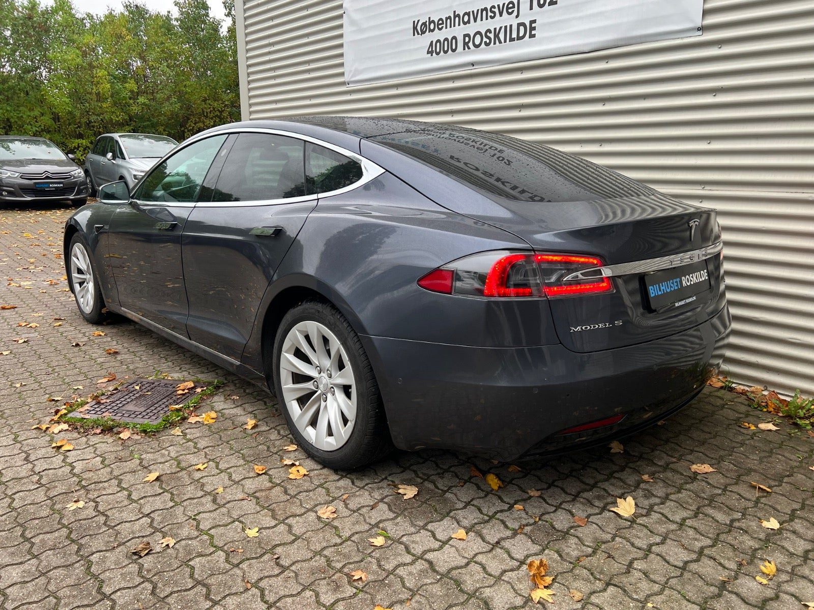 Grå Tesla Model S fra 2018