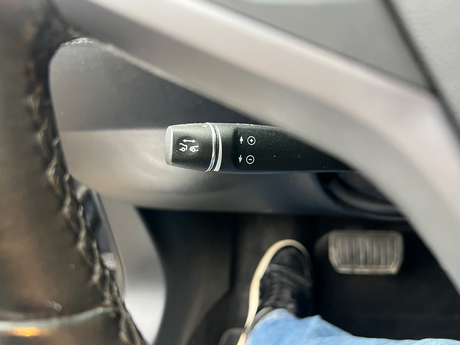 Grå Tesla Model S fra 2018
