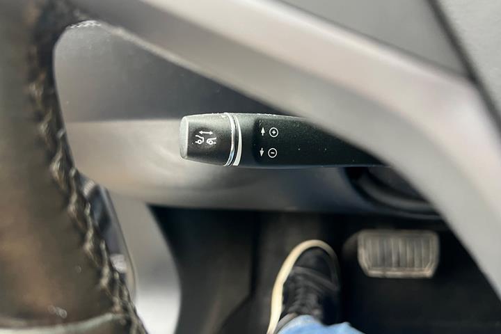 Grå Tesla Model S fra 2018