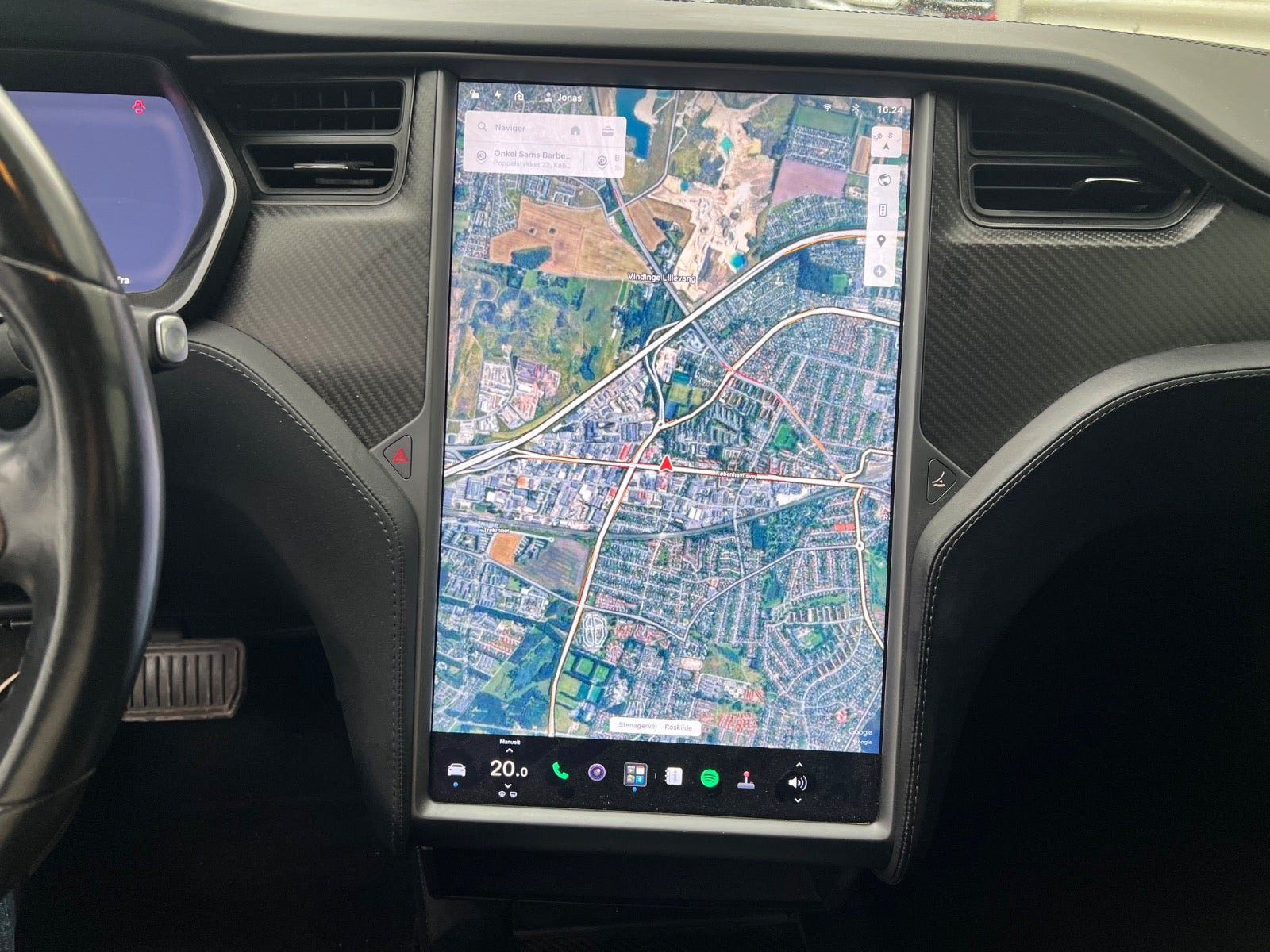 Grå Tesla Model S fra 2018