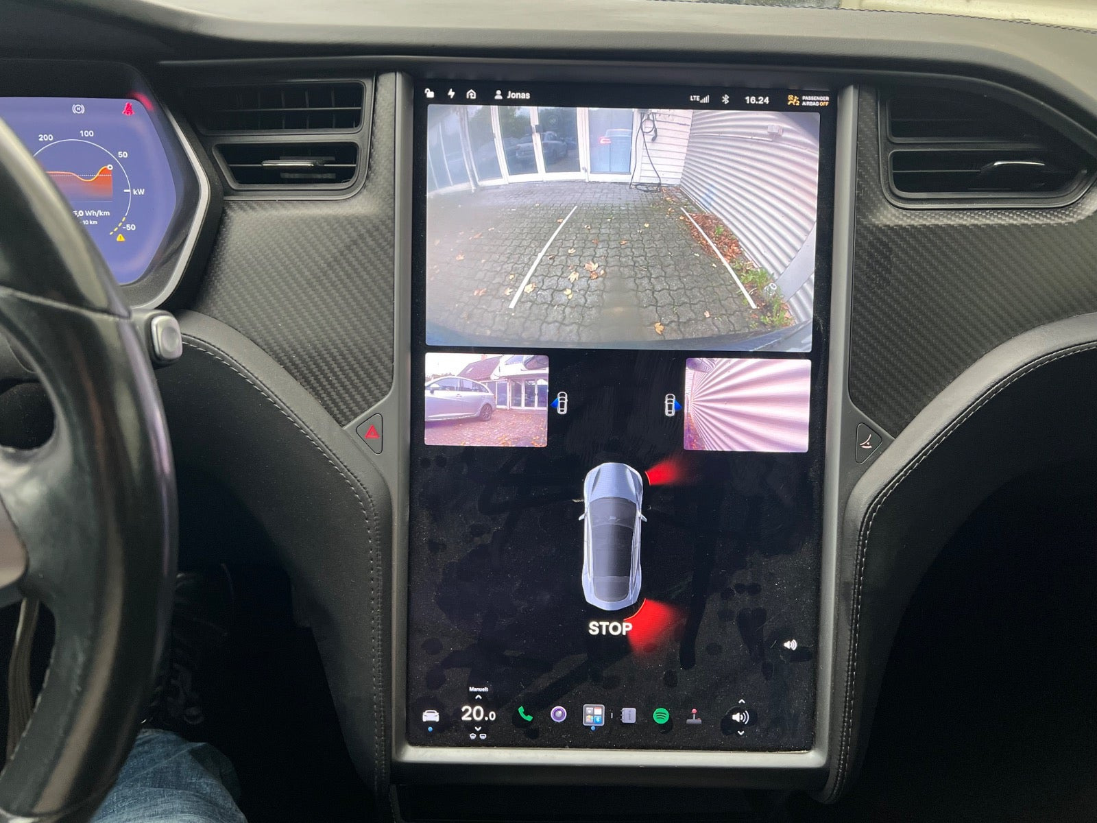 Grå Tesla Model S fra 2018