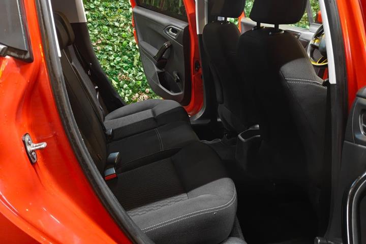 undefined Peugeot 208 fra 2016