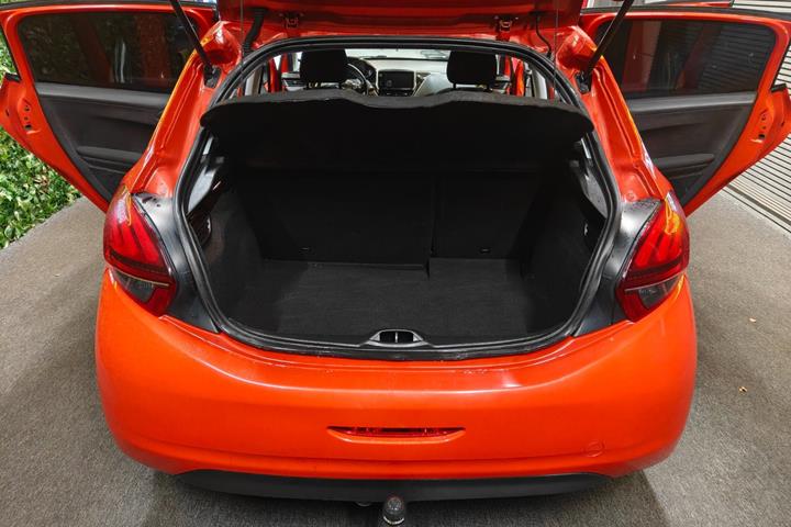 undefined Peugeot 208 fra 2016
