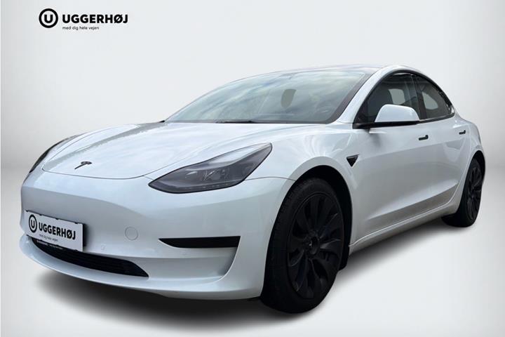 Hvid Tesla Model 3 fra 2021
