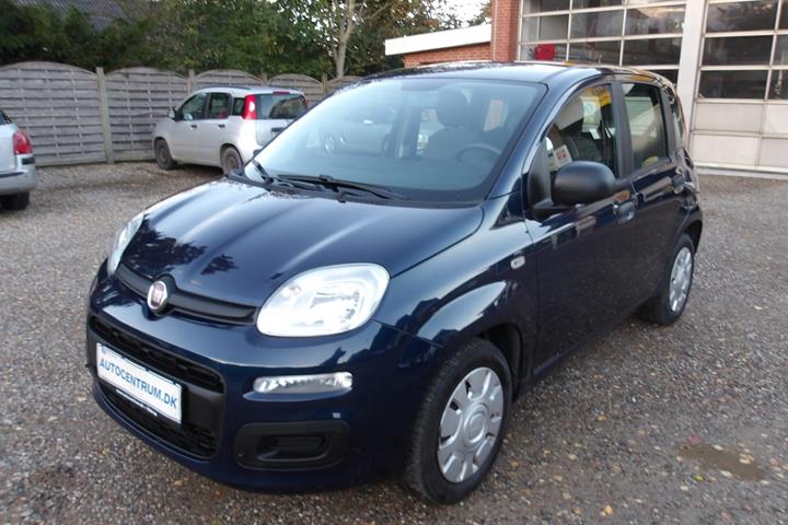 Blå Fiat Panda fra 2016