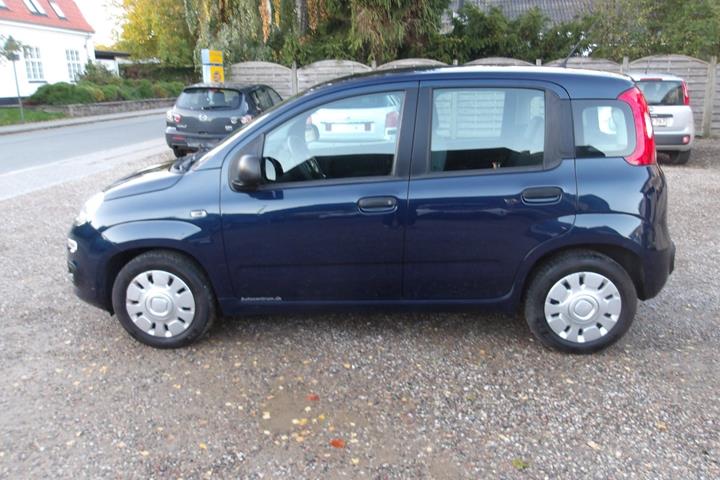 Blå Fiat Panda fra 2016