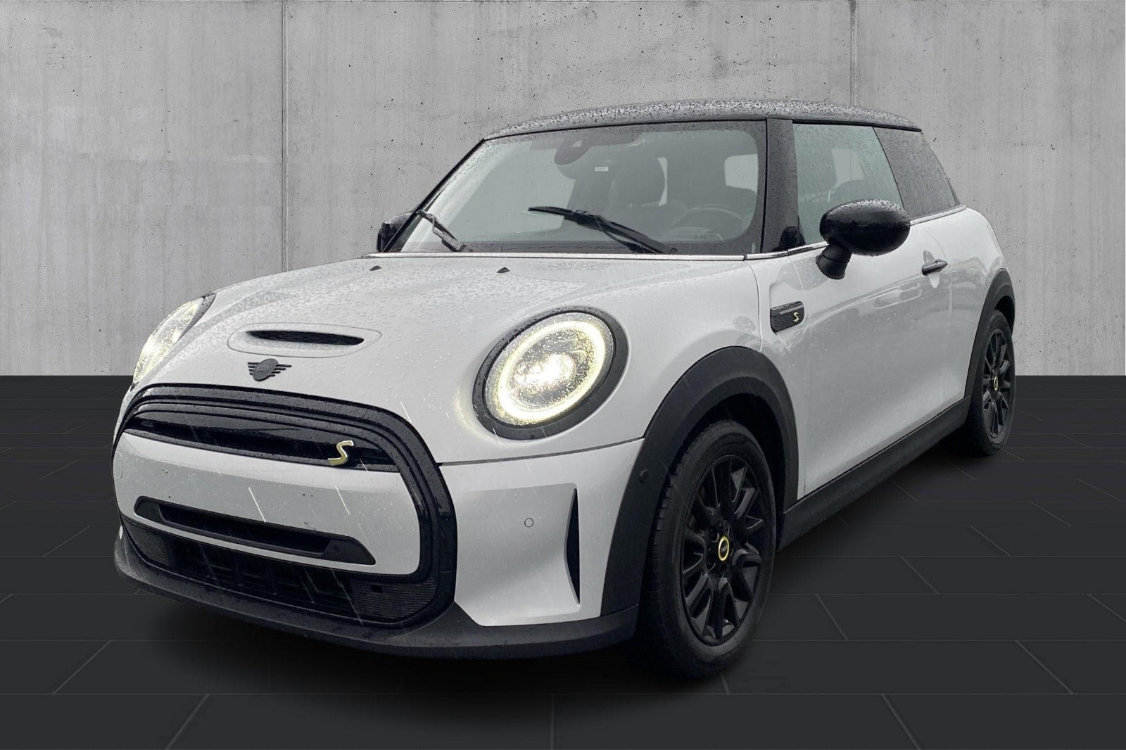 Sølv Mini Cooper SE fra 2022