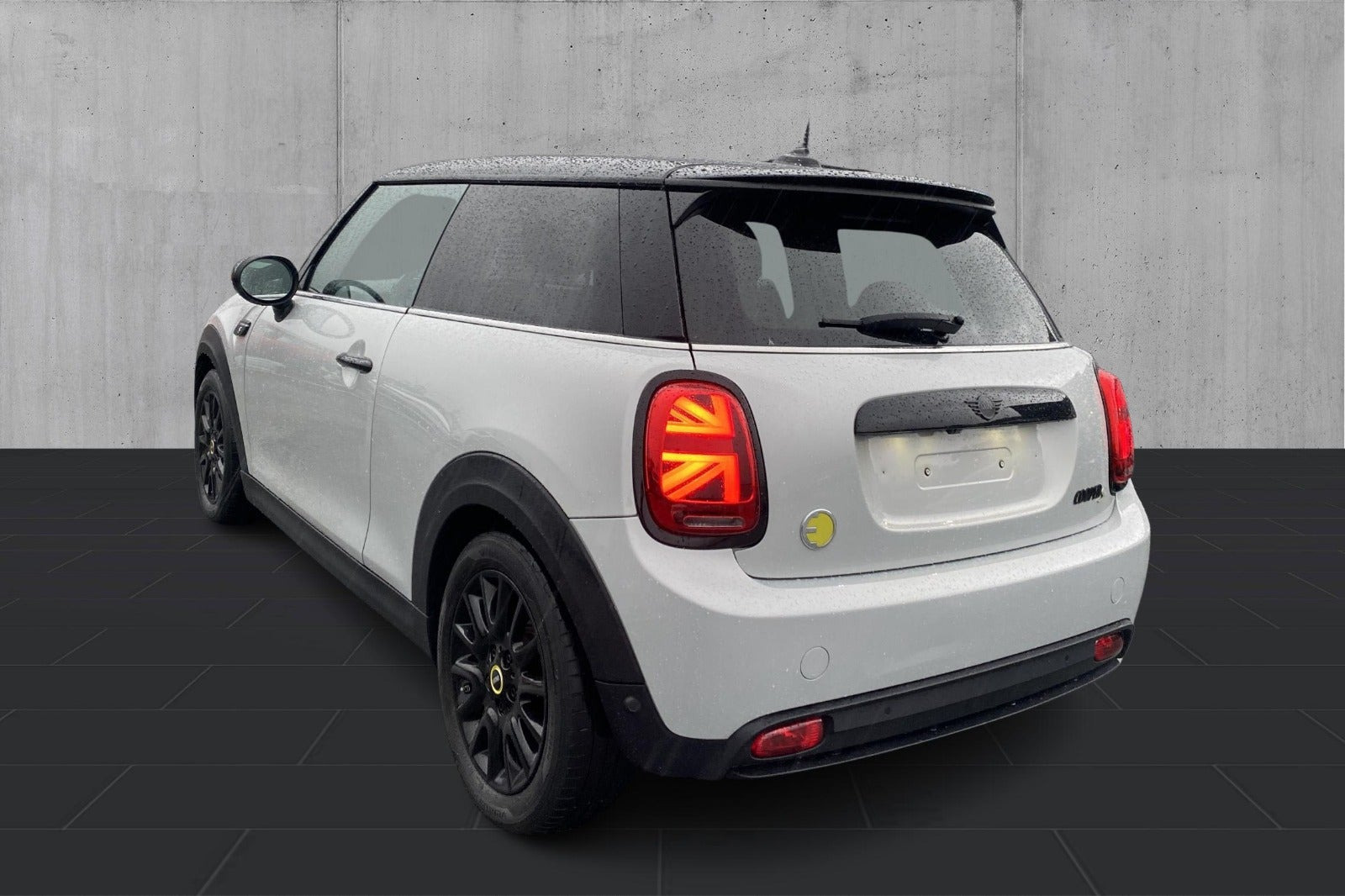 Sølv Mini Cooper SE fra 2022