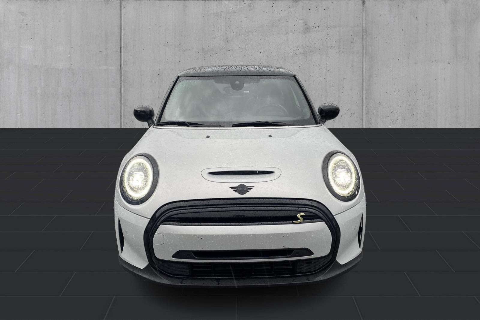 Sølv Mini Cooper SE fra 2022