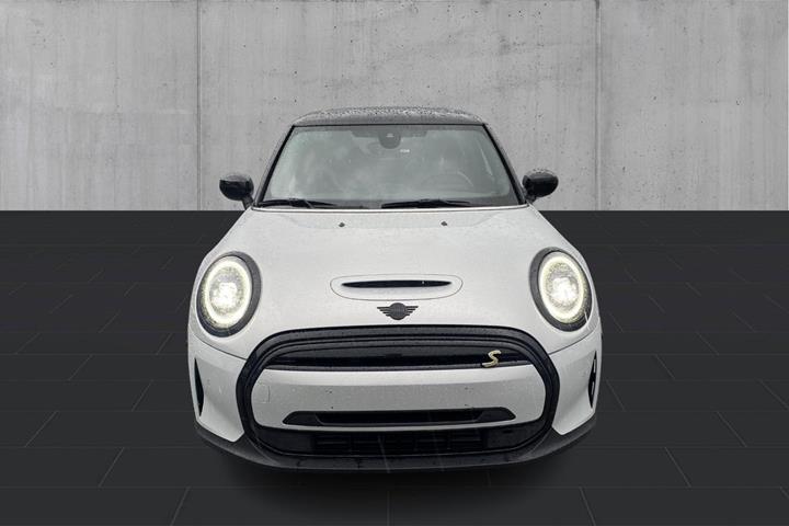 Sølv Mini Cooper SE fra 2022