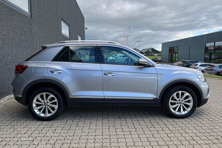 Sølv VW T-Roc fra 2022