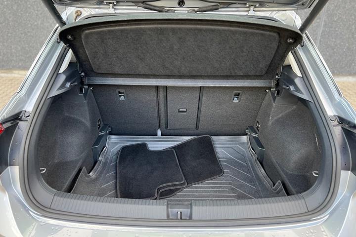Sølv VW T-Roc fra 2022