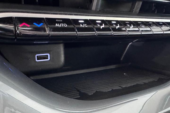 Hvid Fiat 500e fra 2023