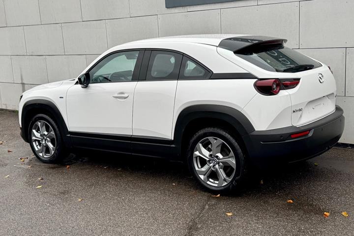 Hvid Mazda MX-30 fra 2022