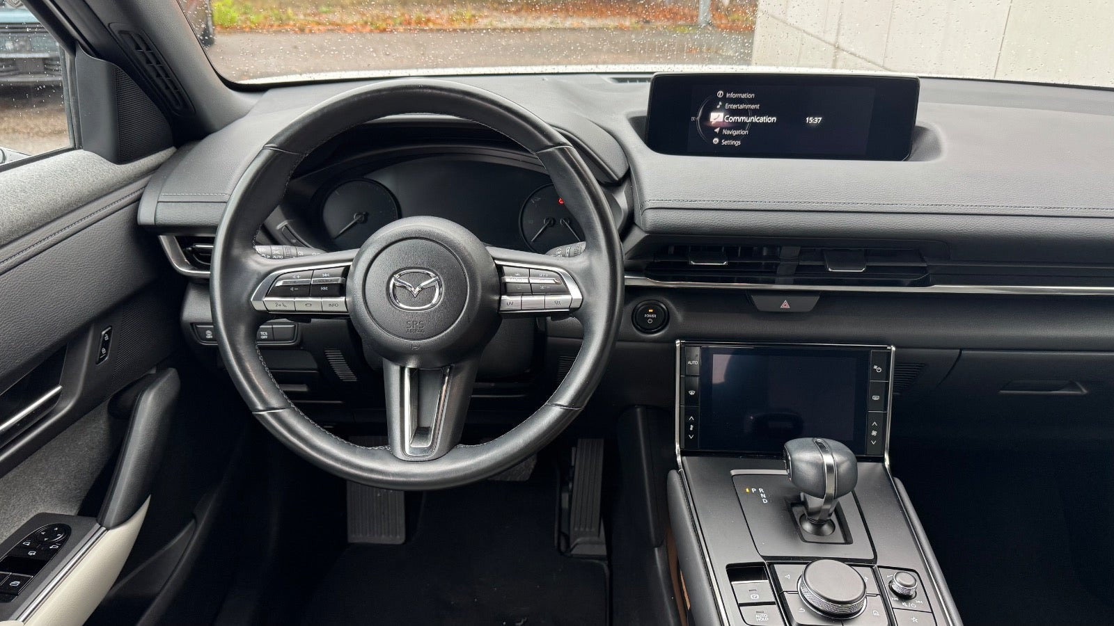 Hvid Mazda MX-30 fra 2022