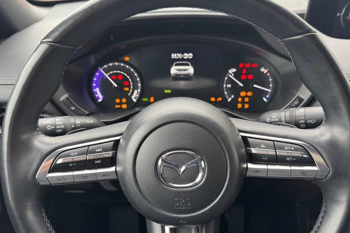 Hvid Mazda MX-30 fra 2022
